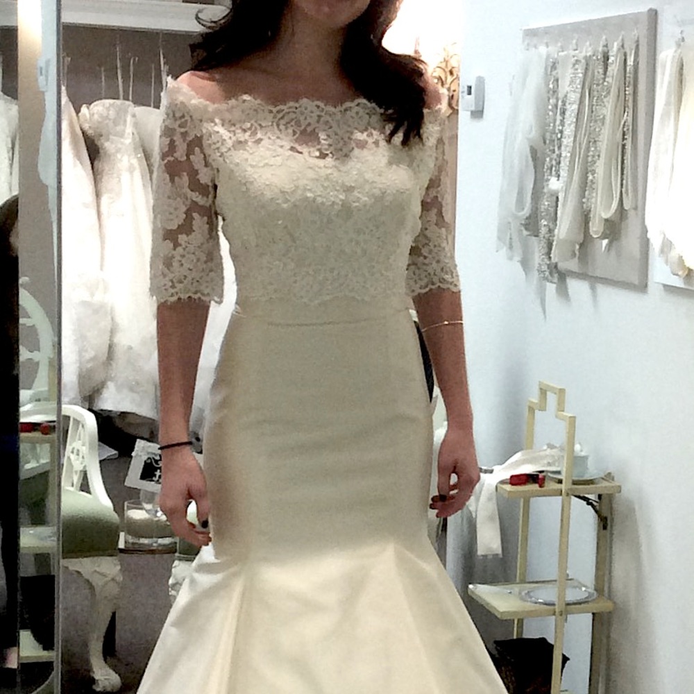 Elegant and Timeless Wedding Dress